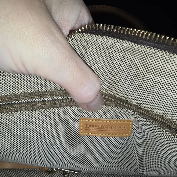 Dooney & Bourke Brown Monogram Shoulder Bag, Excellent Condition, No Long Handle - Picture 8 of 10